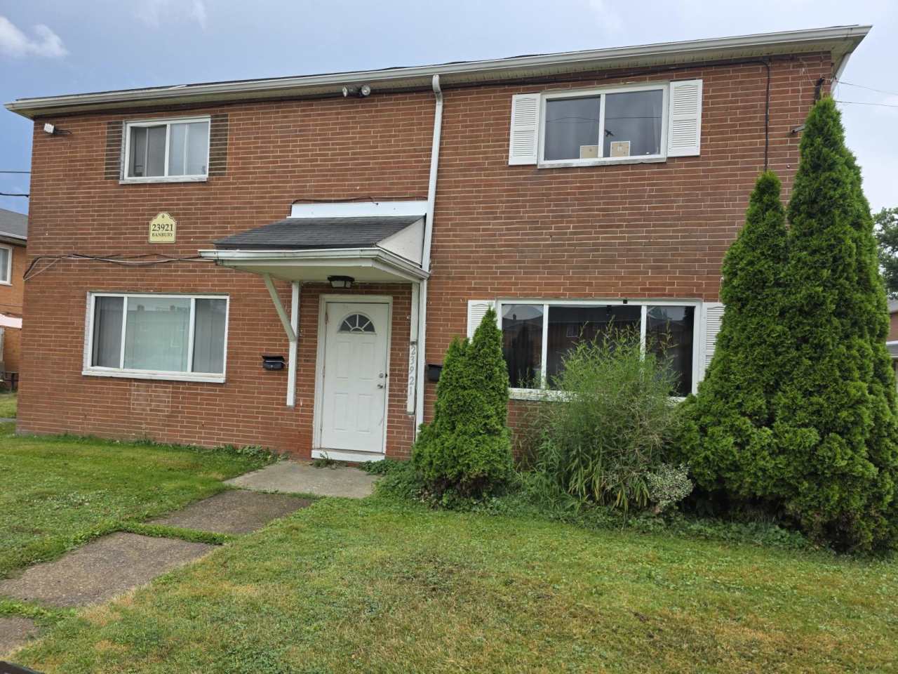 23921 Banbury Cir Apt 8