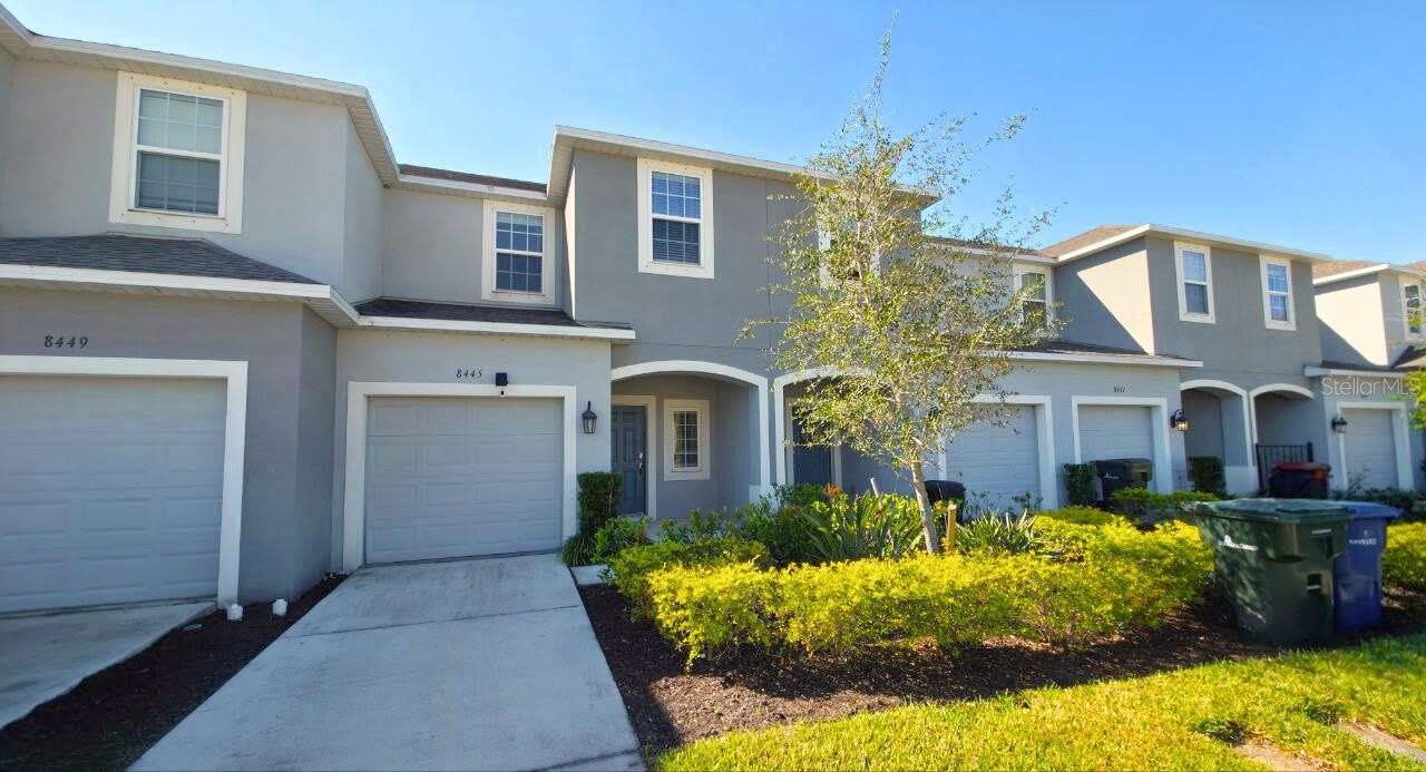 8445 LUNAR SKYE STREET