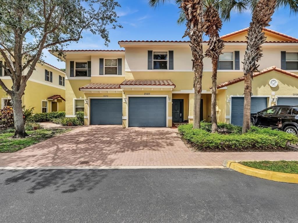 2529 NW 31st Ct
