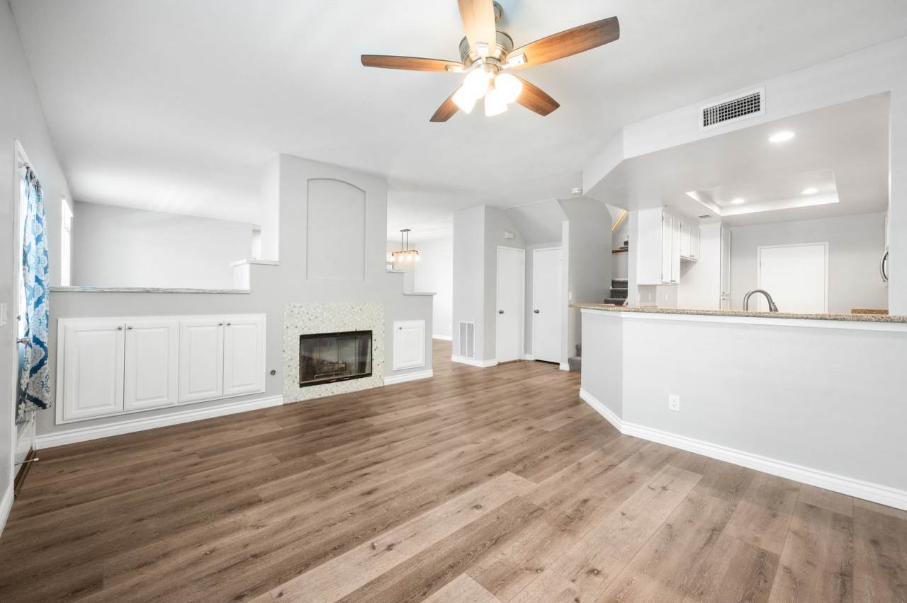 **7543 W Liberty Pkway #655 Fontana** Beautiful spacious 3 bedroom 2 bath ** 2 weeks Free OAC**