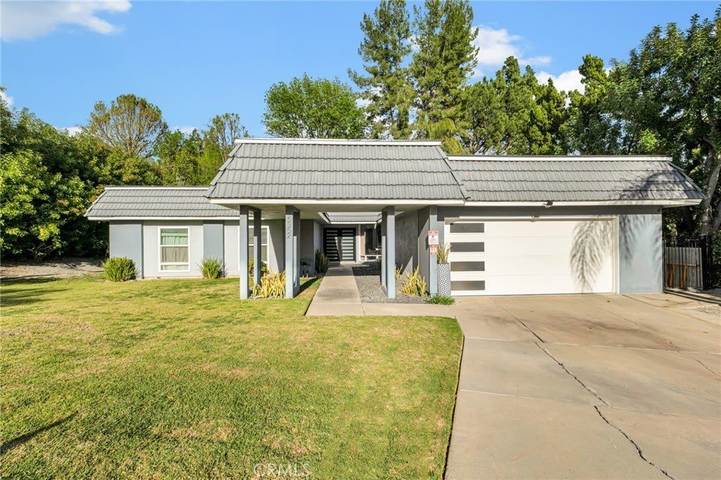 5352 Orrville Avenue