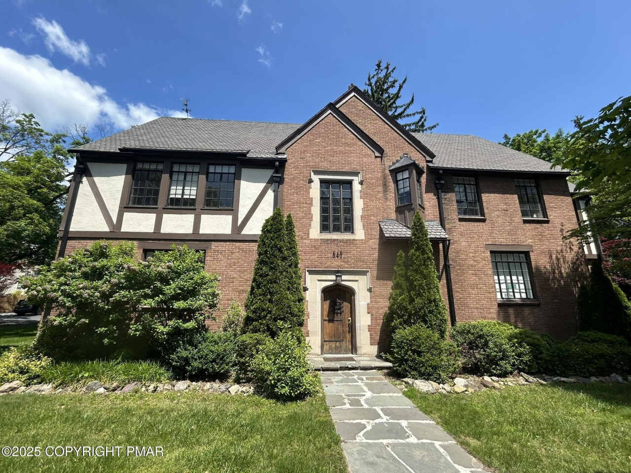 540 Sarah Street S unit: 102