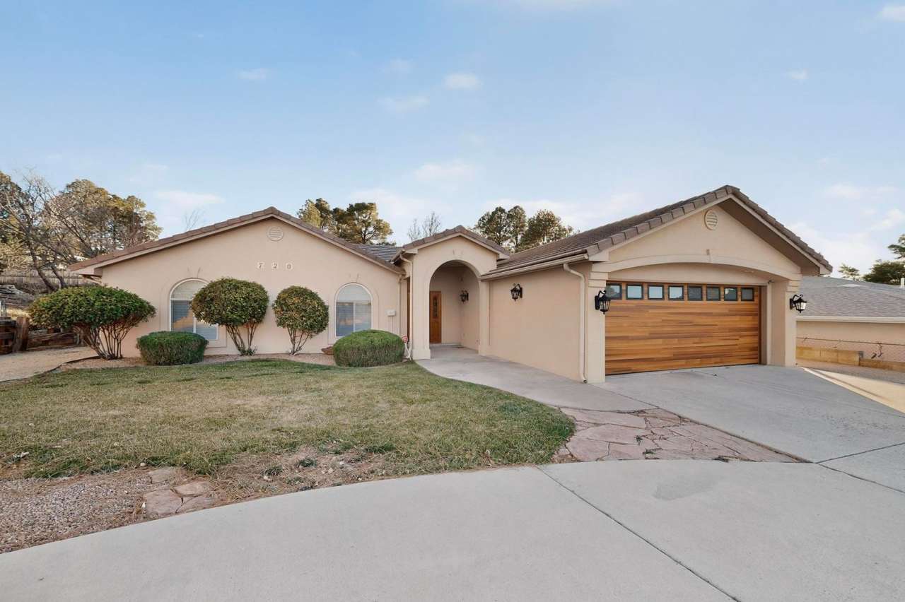 FOUR HILLS Executive Rental 4/5 BD 4/BA