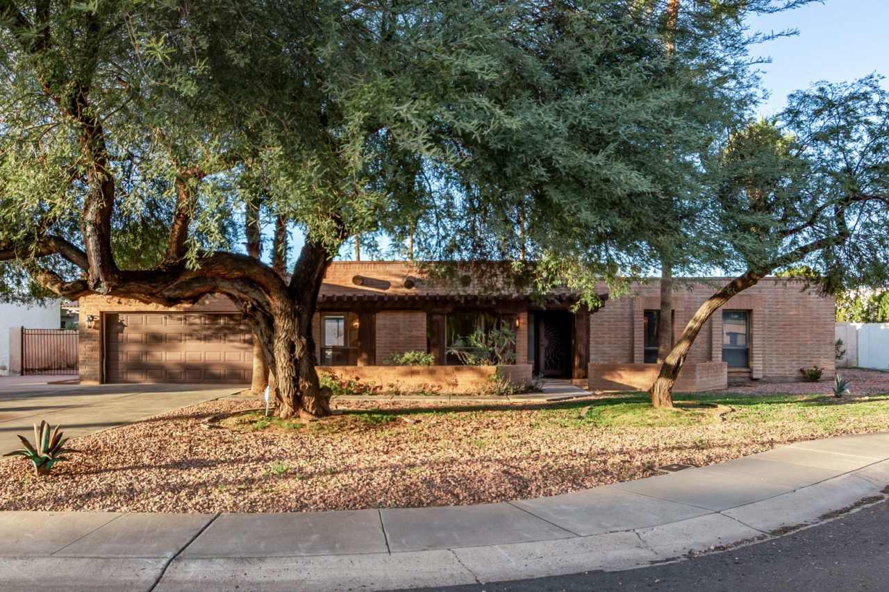 Beautiful desert oasis in ideal Scottsdale location!