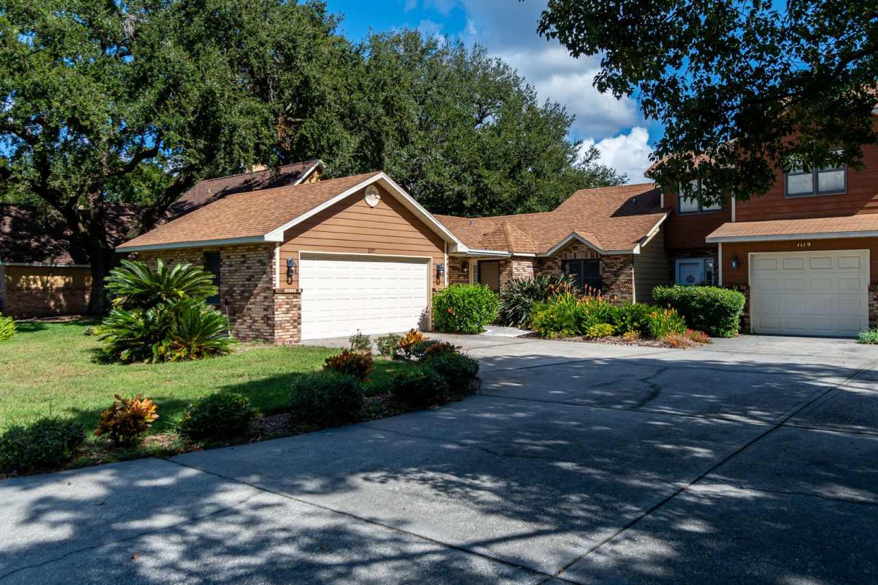 PENDING APPLICATIONS-Charming 2 Bedroom 1.5 Bath One Story Villa in St. Cloud