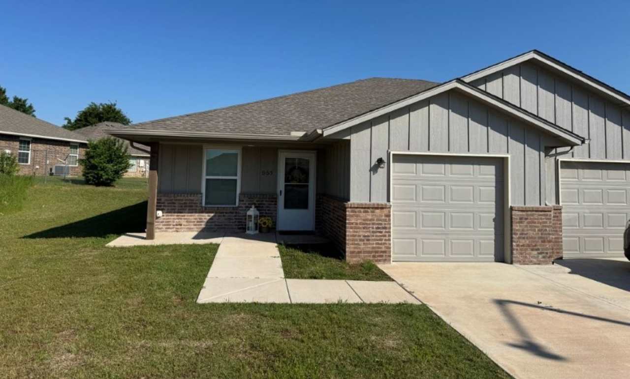 Live in OUR NEWEST SENIOR COMMUNITY! 55  UP! 2 bed 2 full bath 1 car garage! All electric!