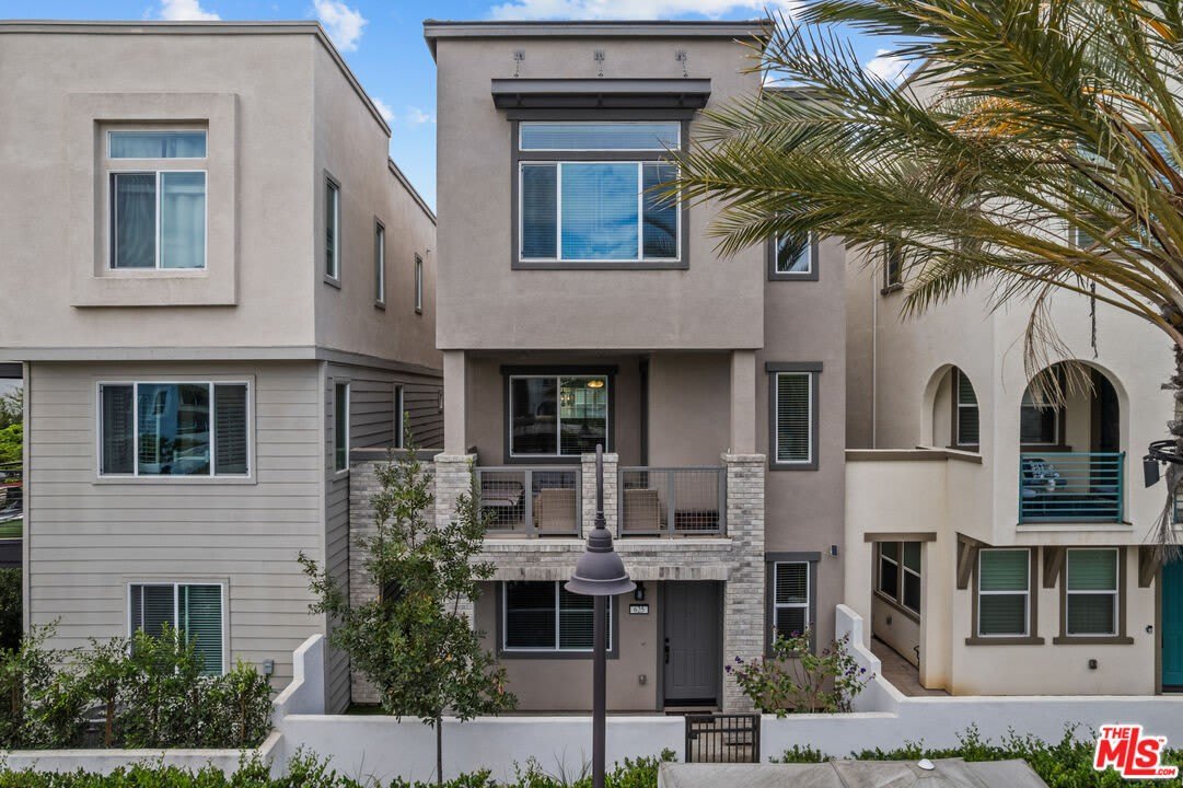 625 Daniel Freeman Cir