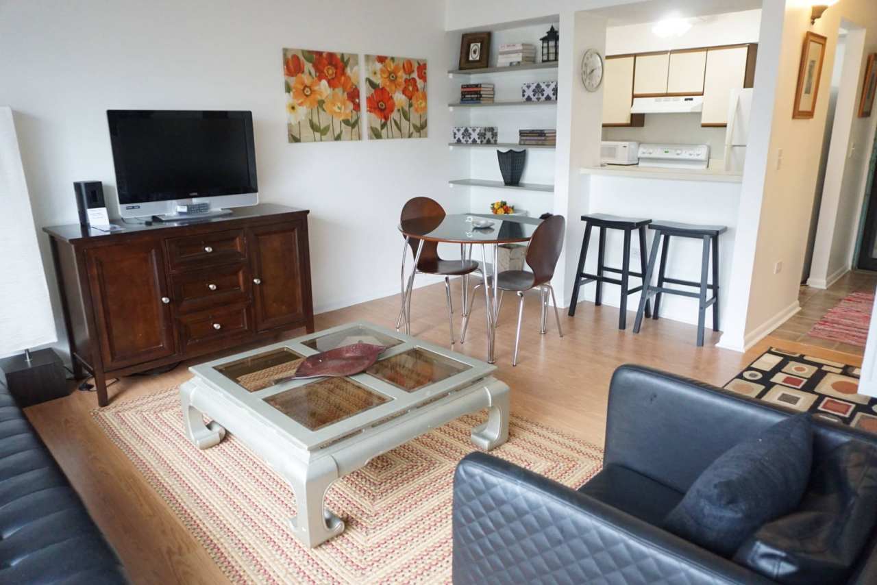 Furnished efficiency one block from the beach