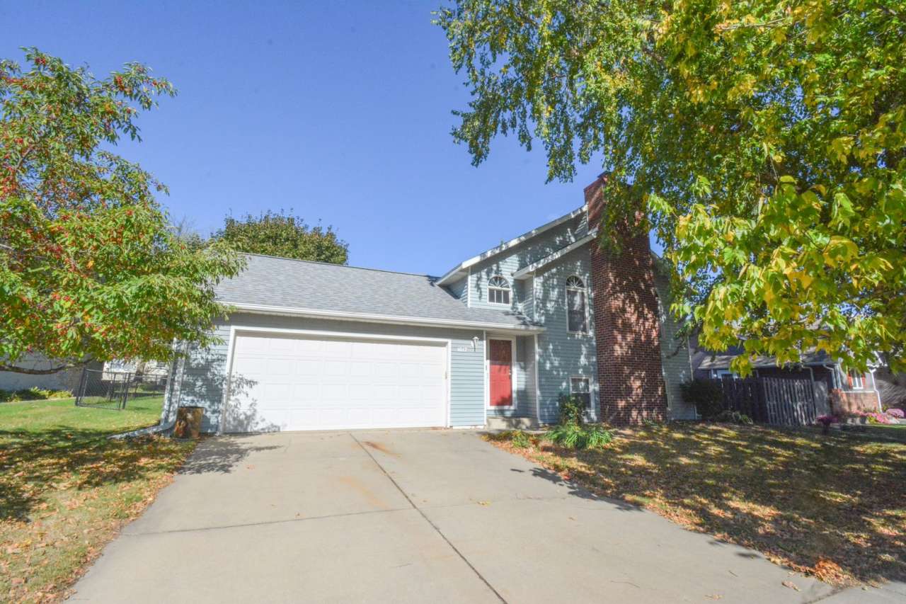 Charming 3-Bedroom Home FOr Rent with Sunroom, Fenced Backyard  Attached Garage