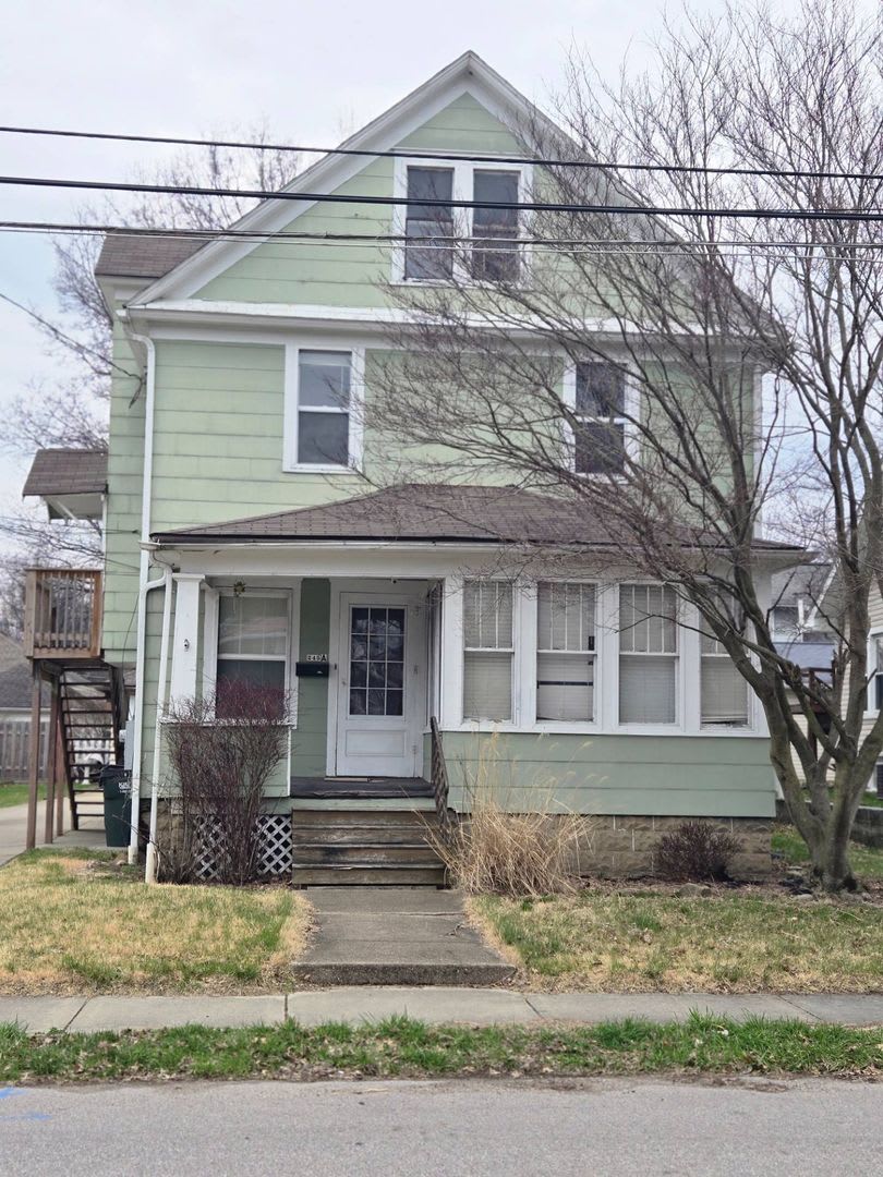 245 E Ford Ave Barberton, OH 44203