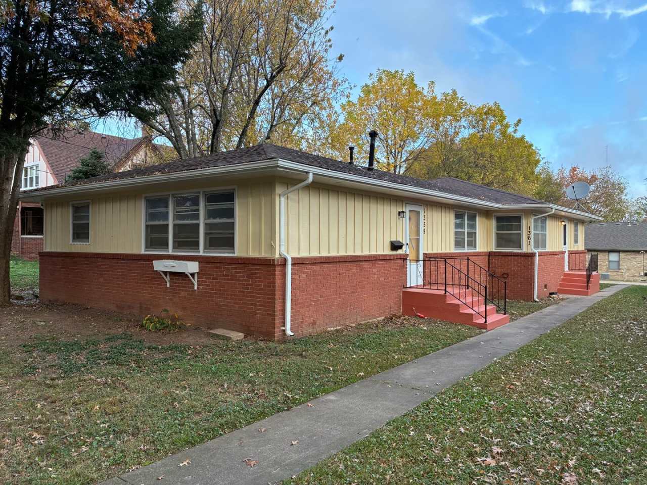 Rountree Elementary, fully remodeled 2 bed, 1 bath duplex walking distance to MSU campus and Rountree Commerce. ! Don't miss this one!