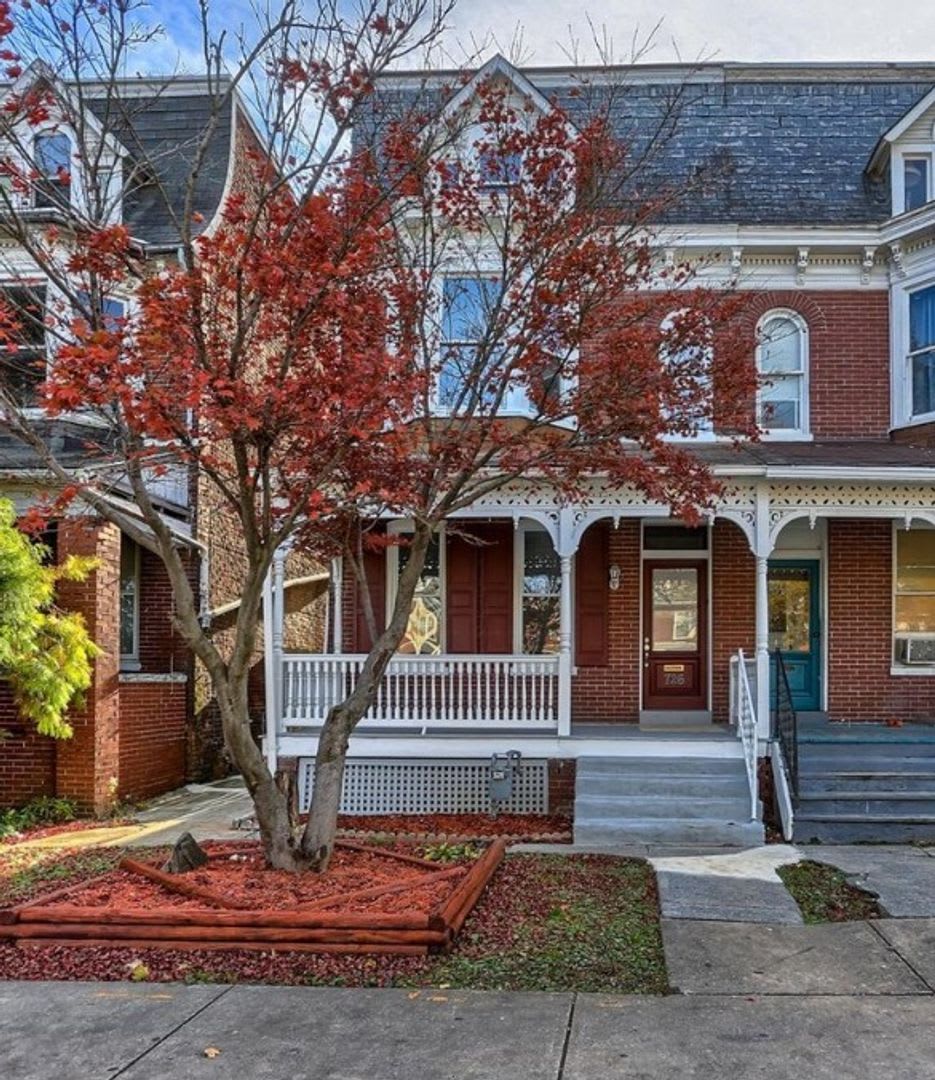 Spacious 4 Bedroom, 1 Bath Home in York, Pa!