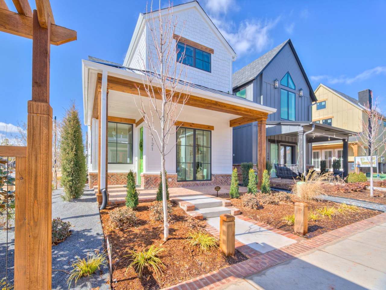 Short term lease April through July of 2025 only ! 2 minute Walk to downtown Edmond! High-End everything, Lots of unique community amenities!