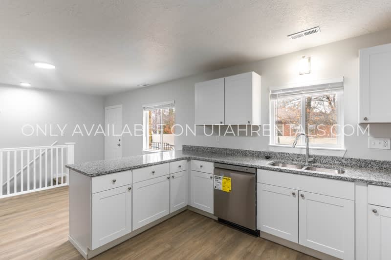 1855 N Riverside Ave