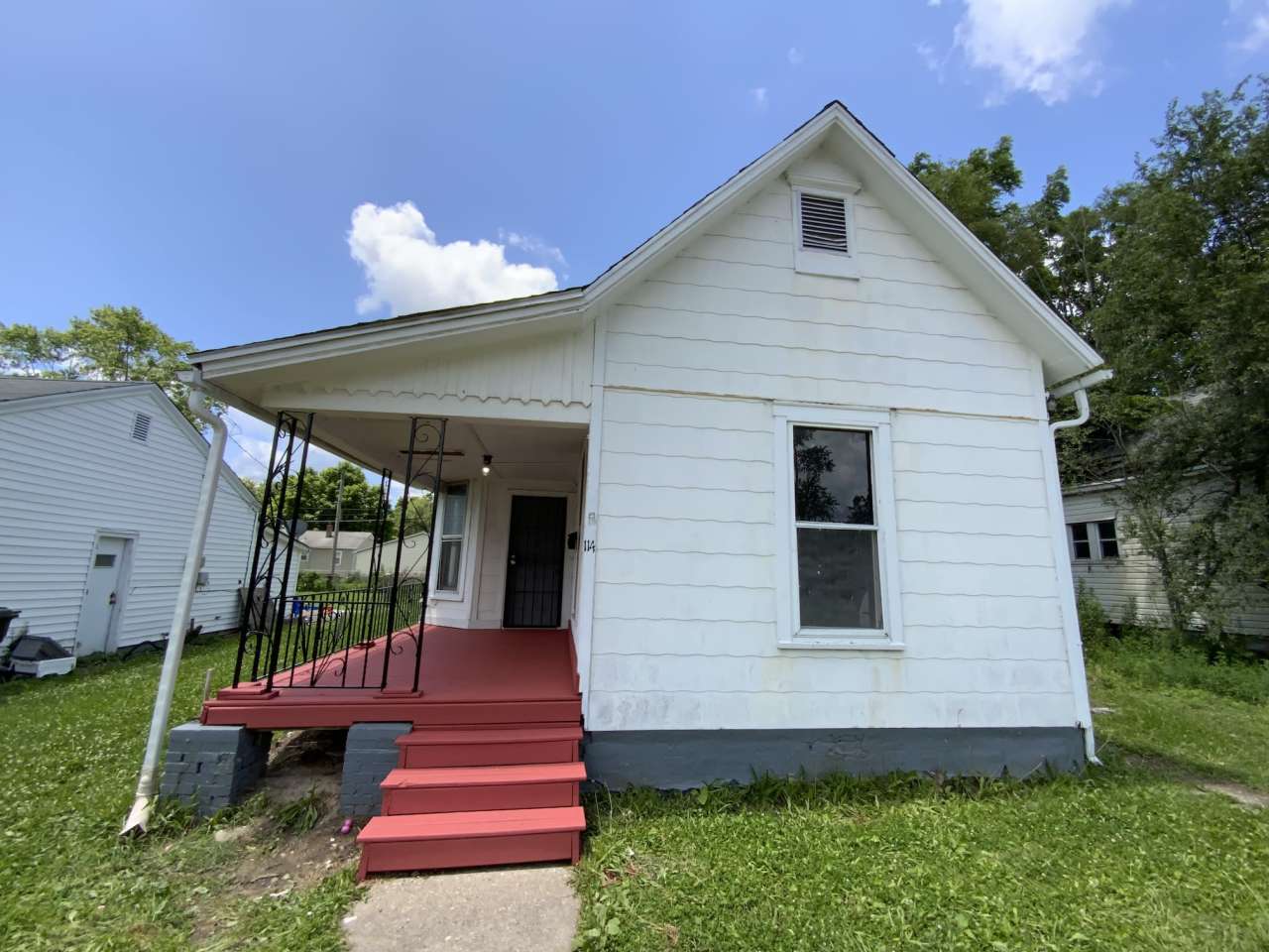 114 S Griffin St