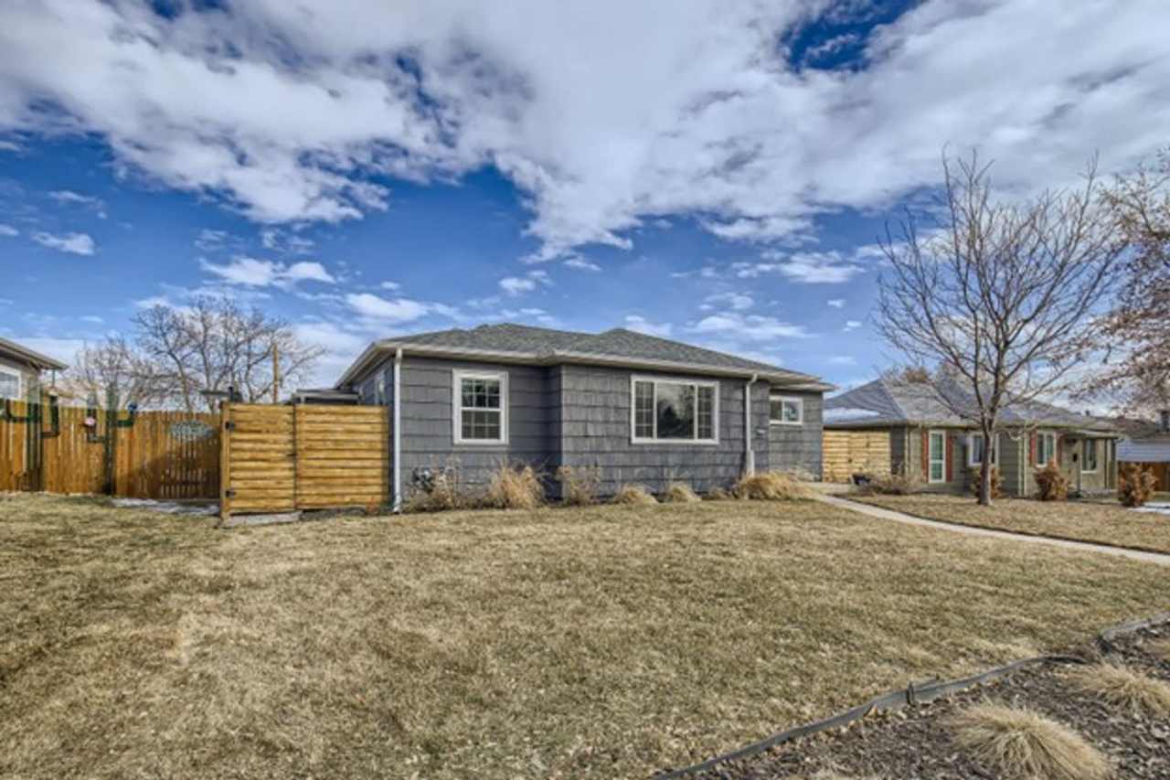Updated 3BD/ 2BA home in Denver, CO! Available January 1st