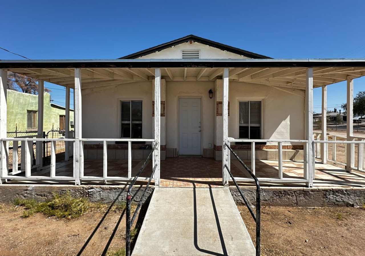 Great 3 bedroom 2 bathroom Florence Home!