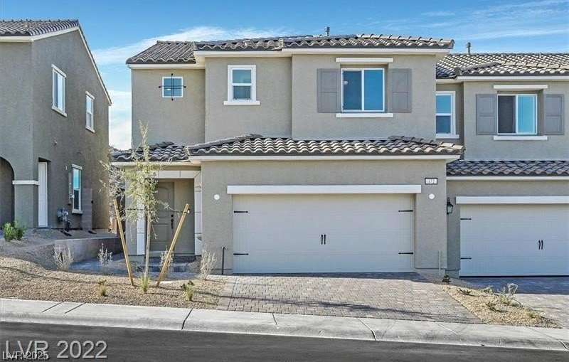 372 Rosefinch Street