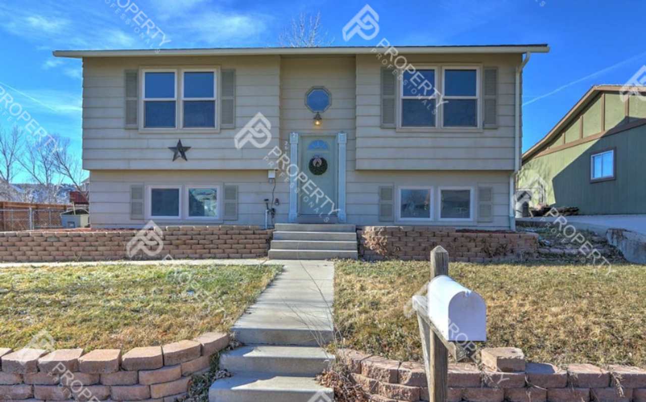 Single Family Home in Rifle for Rent