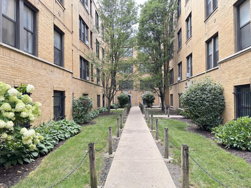 1532 Kedzie