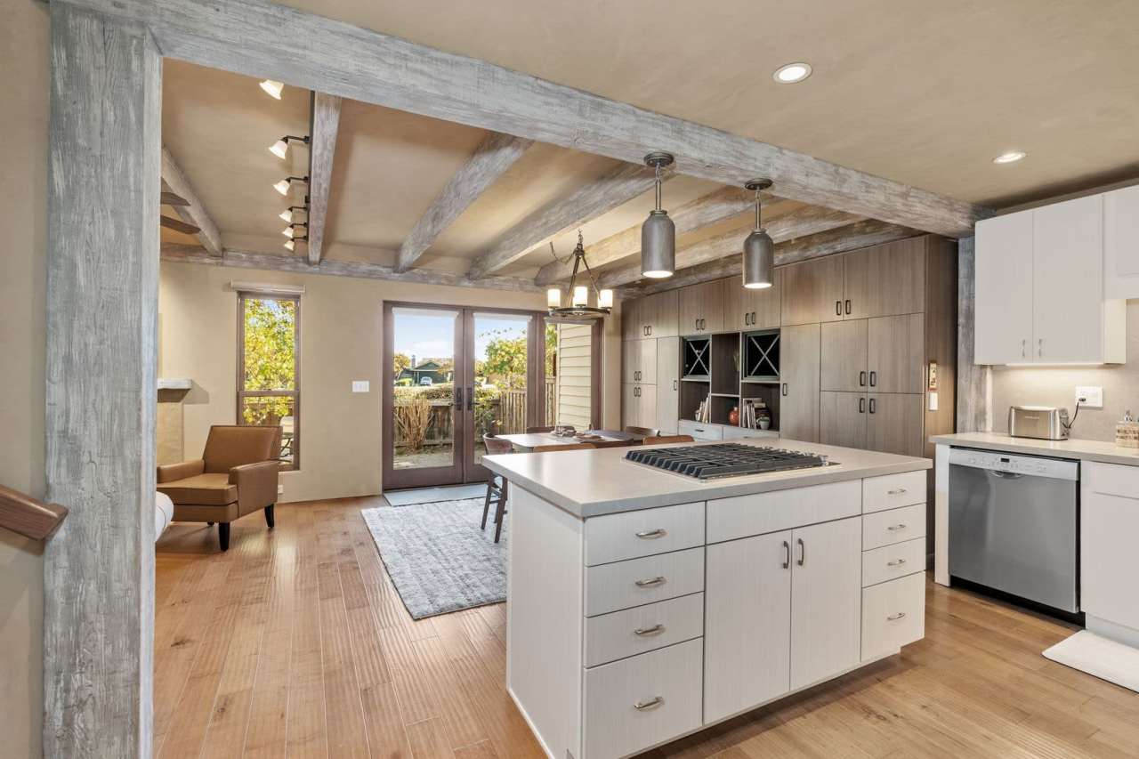 Gorgeous Furnished 2-Bed, 2-Bath Townhouse in the Heart of Yountville