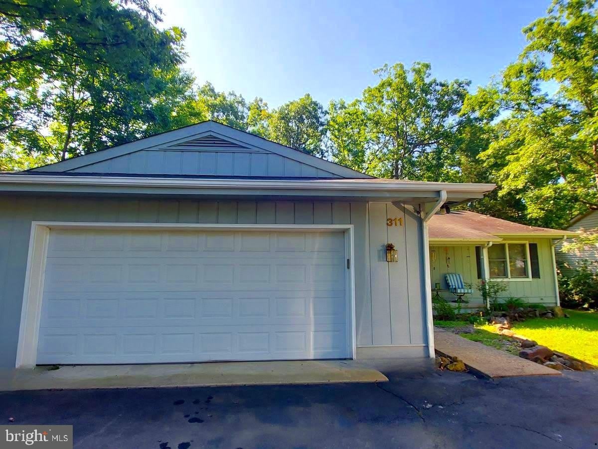 311 YORKTOWN BOULEVARD