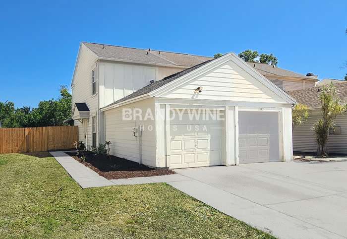 6167 Oak Cluster Circle