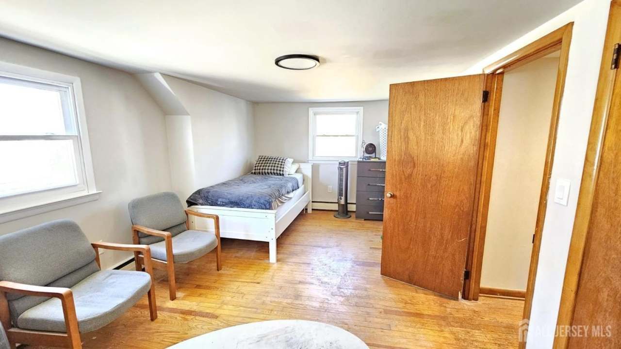 25 Cedar Avenue