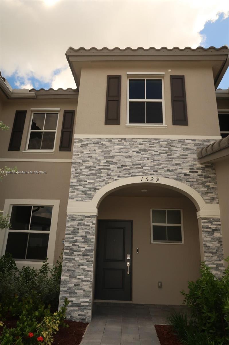 1529 Southeast 27th Road