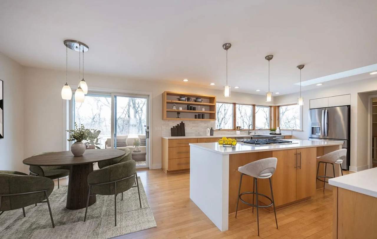 1410 Woodland Drive Southwest