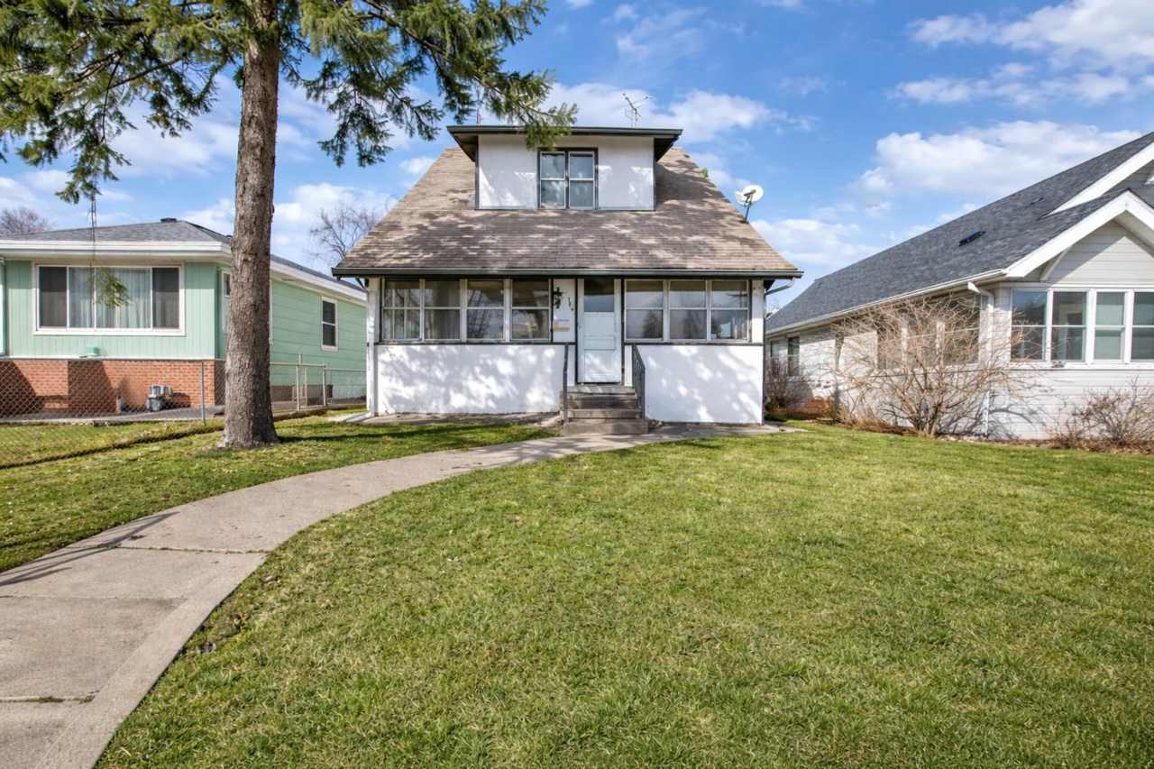 JUNE MOVE IN- HAMLINE UNIVERSITY - 5 BEDROOM