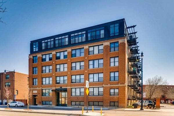 2911 North Western Avenue