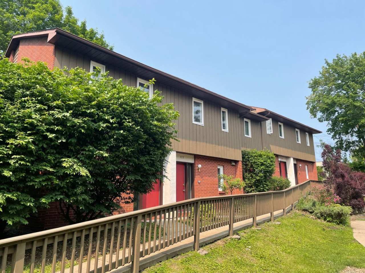 Biscayne/Sarasota 2 Bedroom Townhome on W. College Ave.