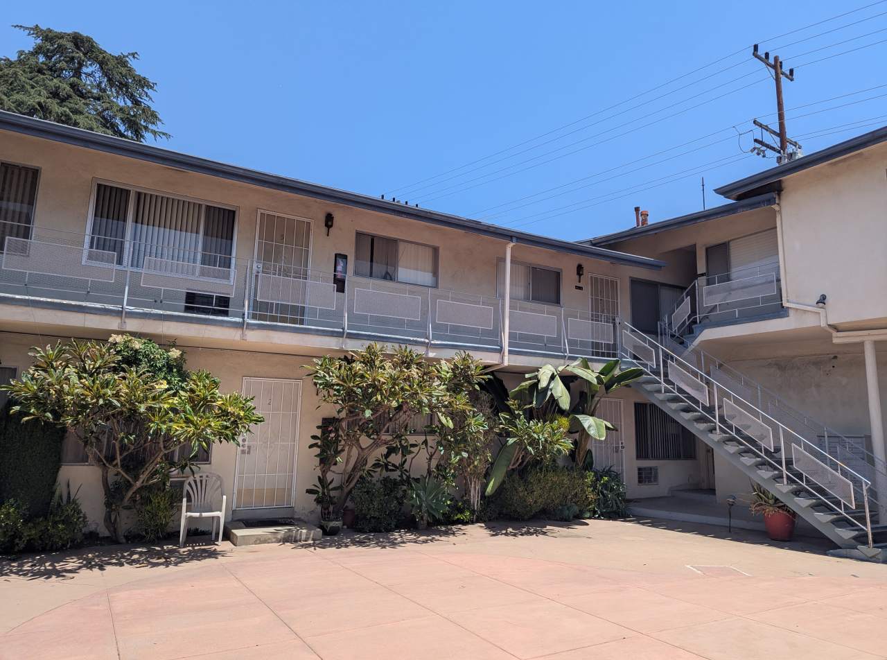 1365 Orange Grove Ave