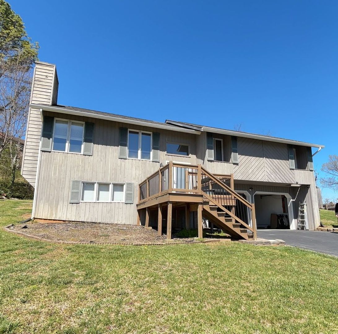 Large, split-foyer, 4 bed/3 bath, POOL home across from Boone Lake, with hot tub and sundeck, $2,800 month