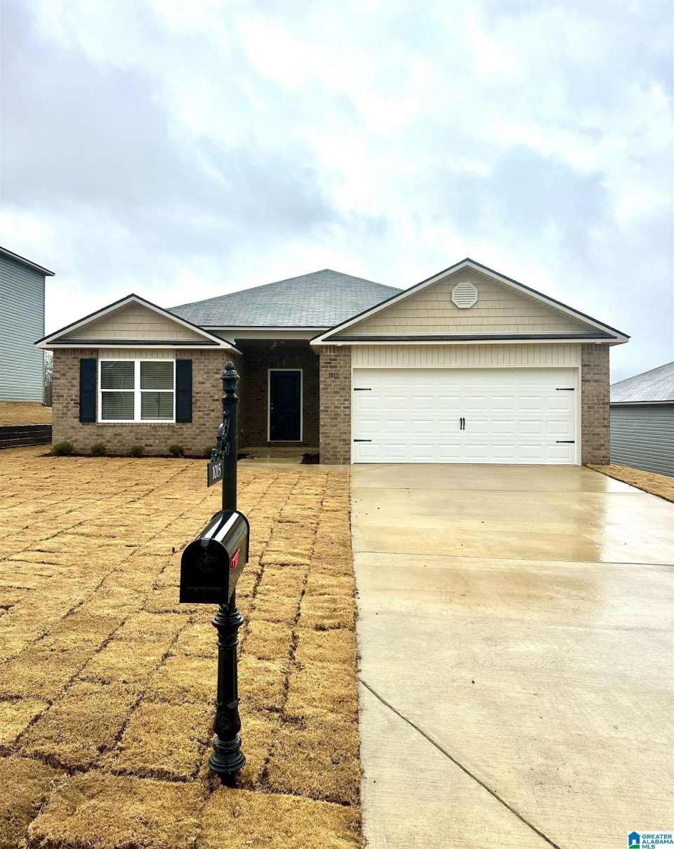 1015 BROOKHAVEN LANE