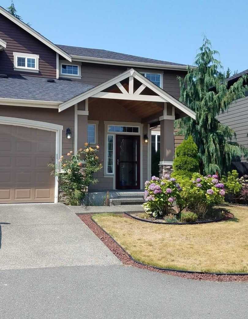 Ready Now! NEW PRICE! Well-Kept Luxury 4 Bed Home in Bothell/Mill Creek with Garage, Yard, and More!