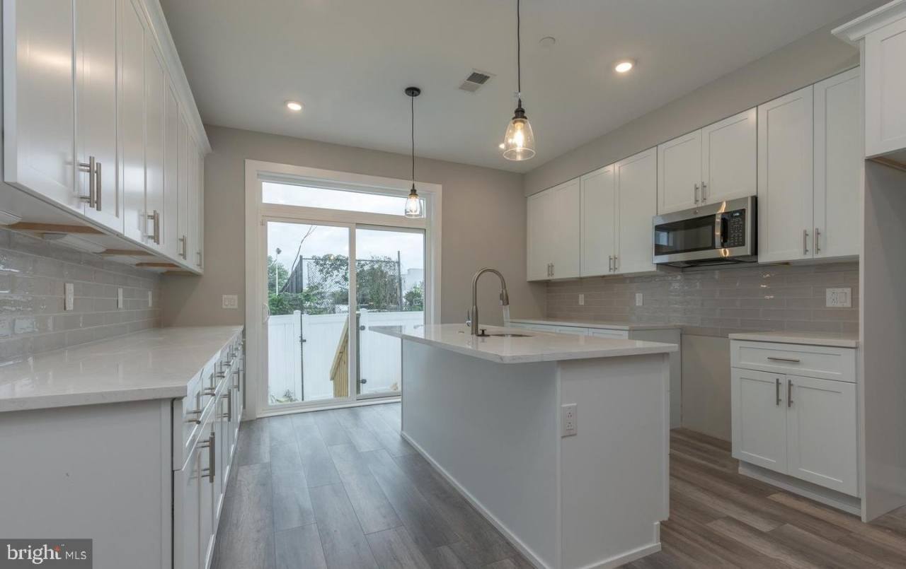 140 W HUNTINGDON ST #1