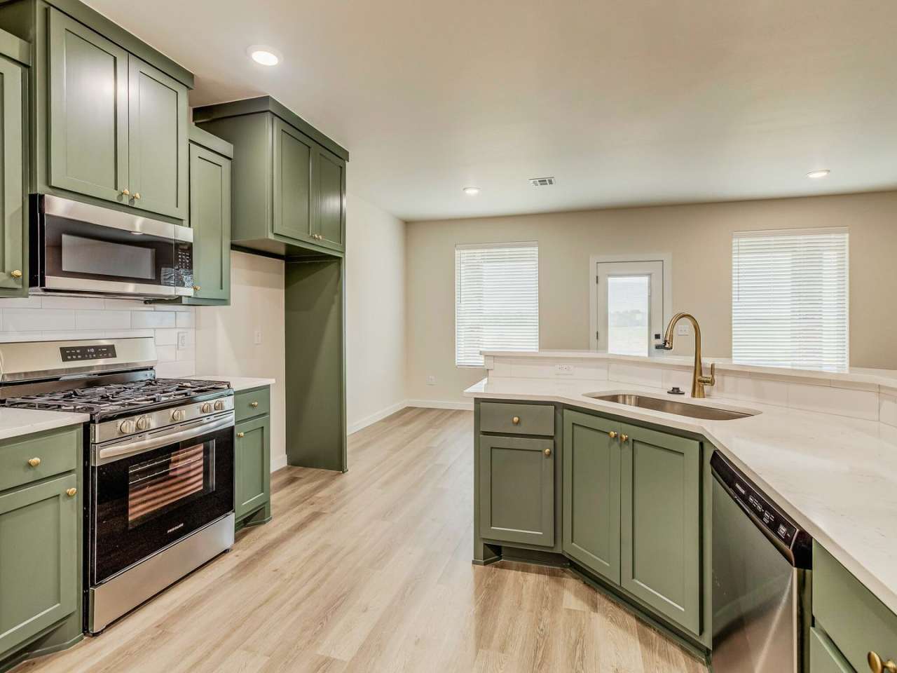 Captivating 3-Bed, 2-Bath Home in Charming Council Ridge!