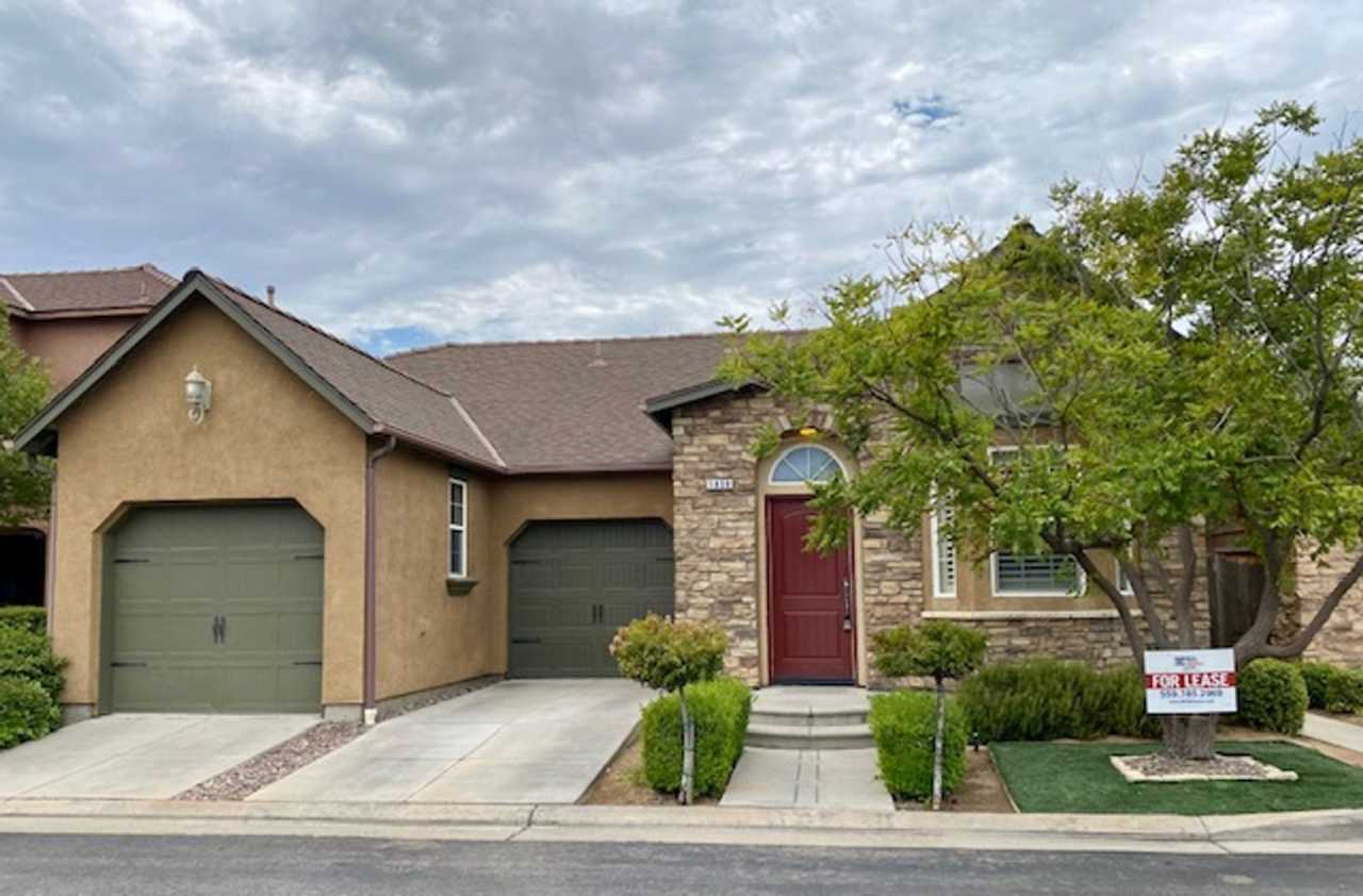 $2,095 Harlan Ranch, 3 Bedroom - N. Todd Hedrick, Clovis / Community Pool