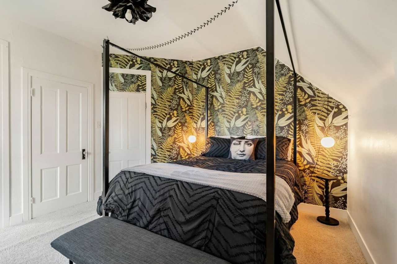 Vitorian 2BR Half Duplex in Denver next to the Botanical Garden