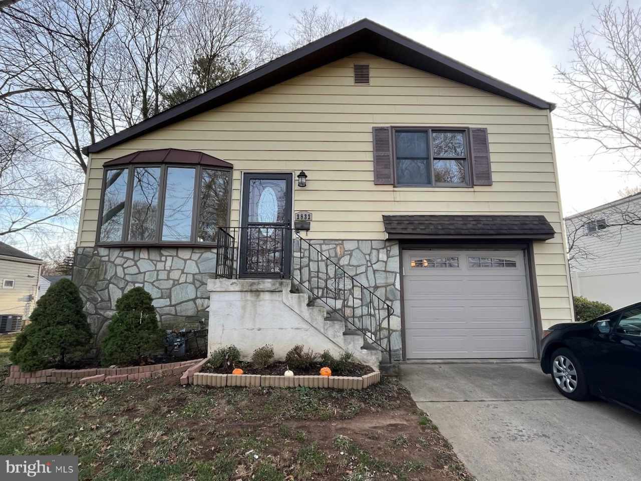 2832 JEFFERSON Avenue