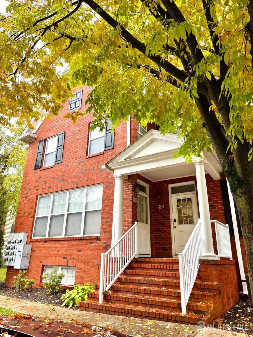 616 Middlesex Avenue