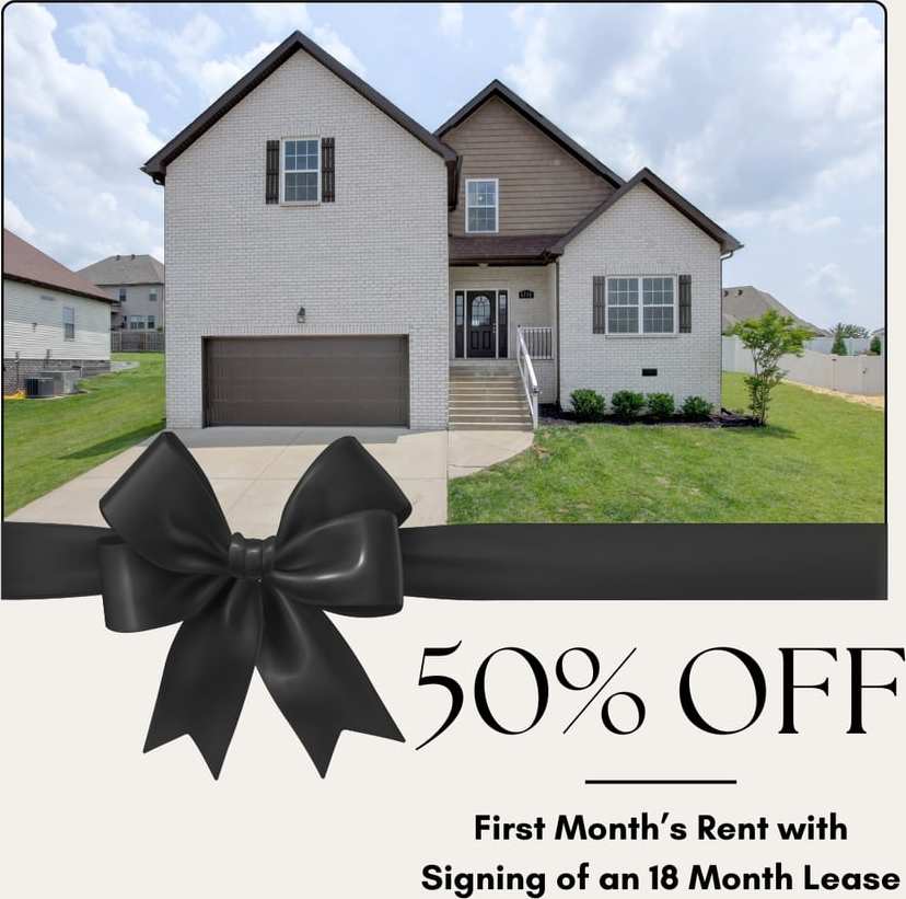 Beautiful 5 Bedroom Home in Clarksville!