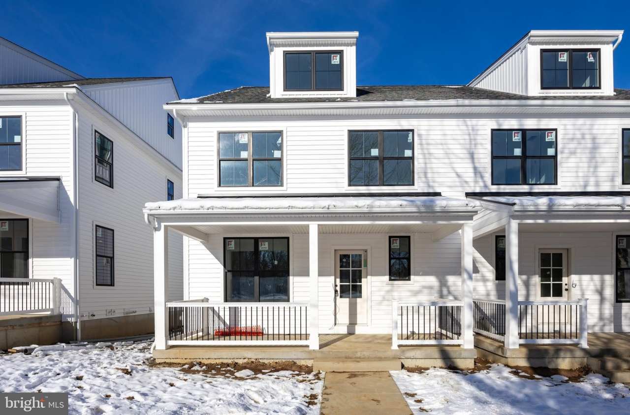 453 E FRANKLIN Street unit: Twin