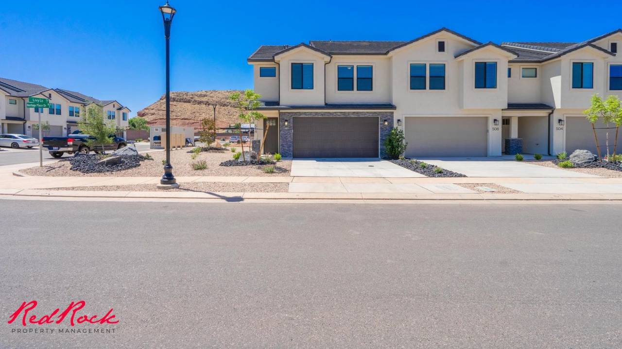 Gorgeous NEW 4 Bedroom Townhome with Pool Access!