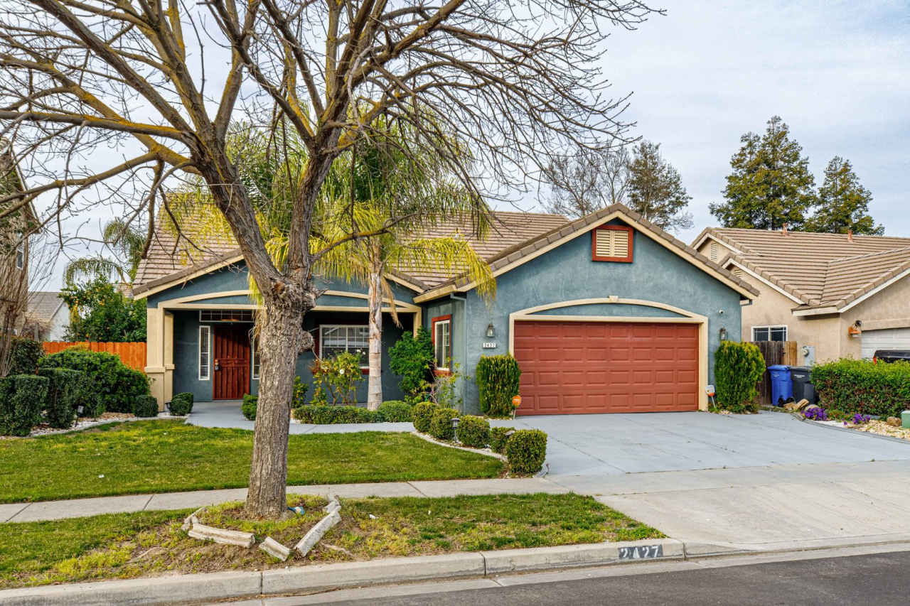 4 bedroom home for RENT in Turlock only minutes from Highway 99