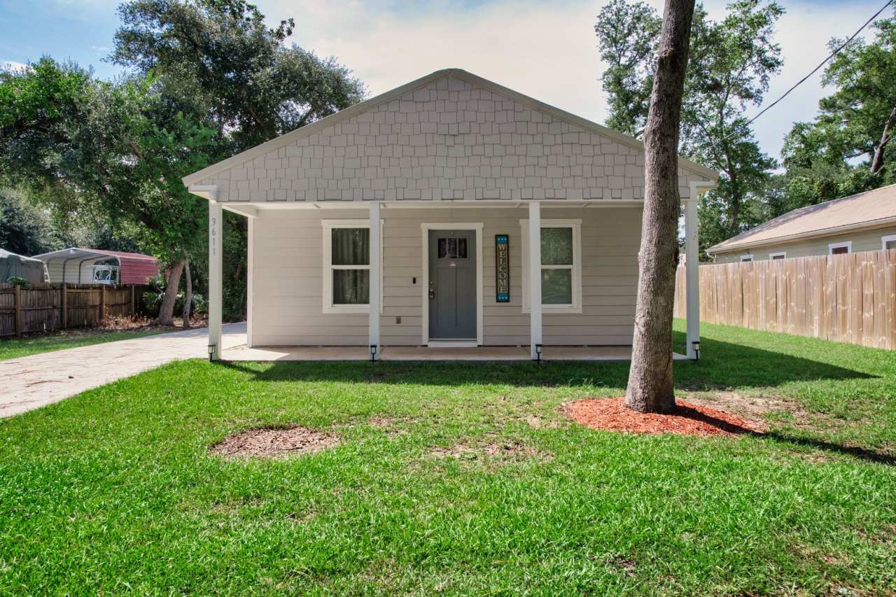 Charming 3-Bedroom Home in Pensacola – Close to Beaches  NAS!