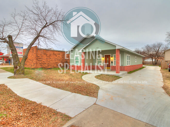 212 North Flood Avenue