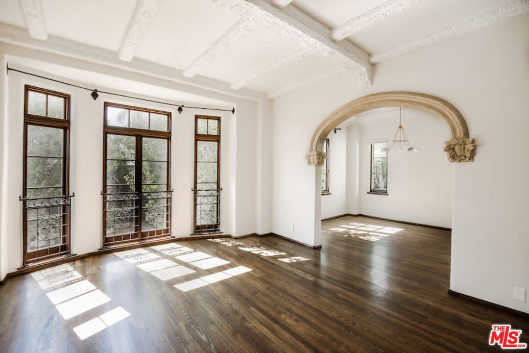 1302 Sweetzer Ave unit: 205